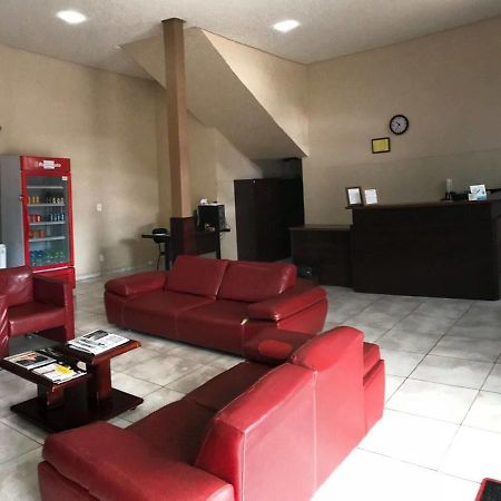 Ipe Hotel Dourados Luaran gambar